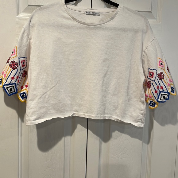 Size Small. Zara short sleeve embroidered arms white tee. - Picture 1 of 4